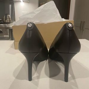 MICHAEL MICHAEL KORS
Women's Dorothy Flex Pumps